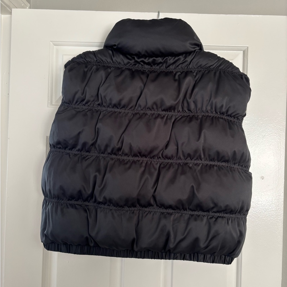 Wild Fable Black Puffer Vest - Cropped - Size M - NWT - Picture 4 of 5